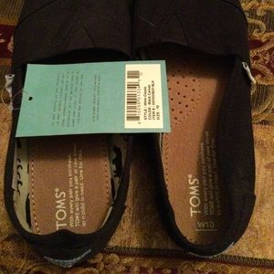 Toms NWT